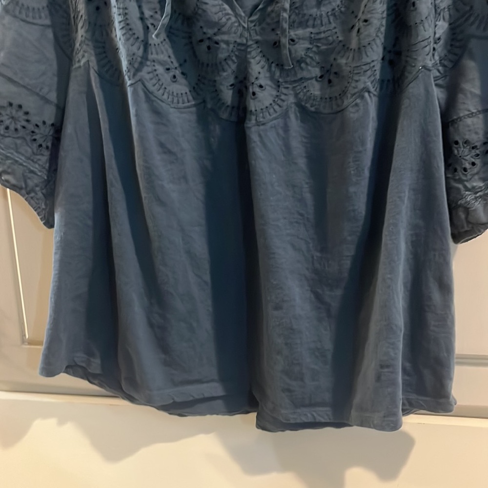 Teal top. Size M Worn several times Listing # 9942 - Picture 4 of 7